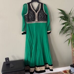 🌸Women’s Elegant Green and Black Long Sleeve Dress